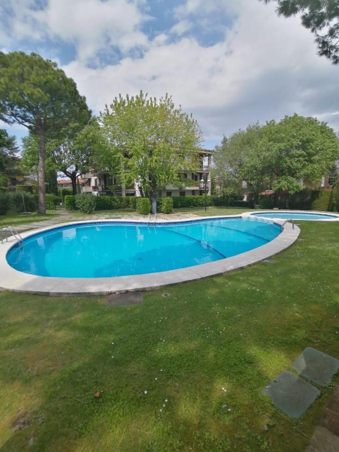 Lucky Apartment 2 سيرمِيوني المظهر الخارجي الصورة